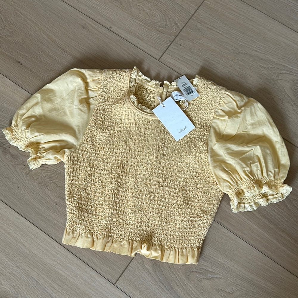Wilfred yellow tempest top
